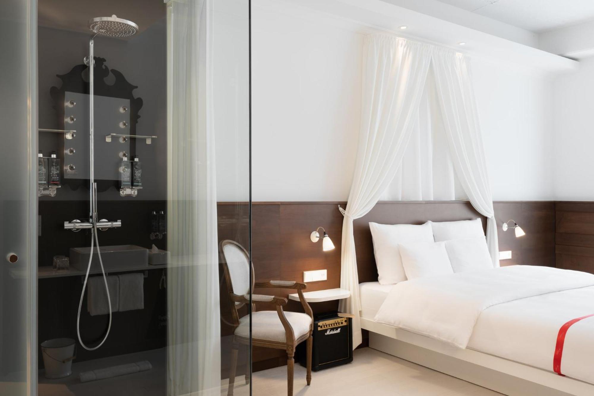 Ruby Rosi Hotel